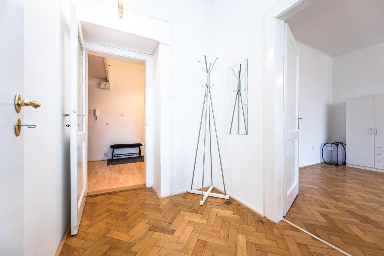 Apartments Safarikova 18 Prag Exterior foto