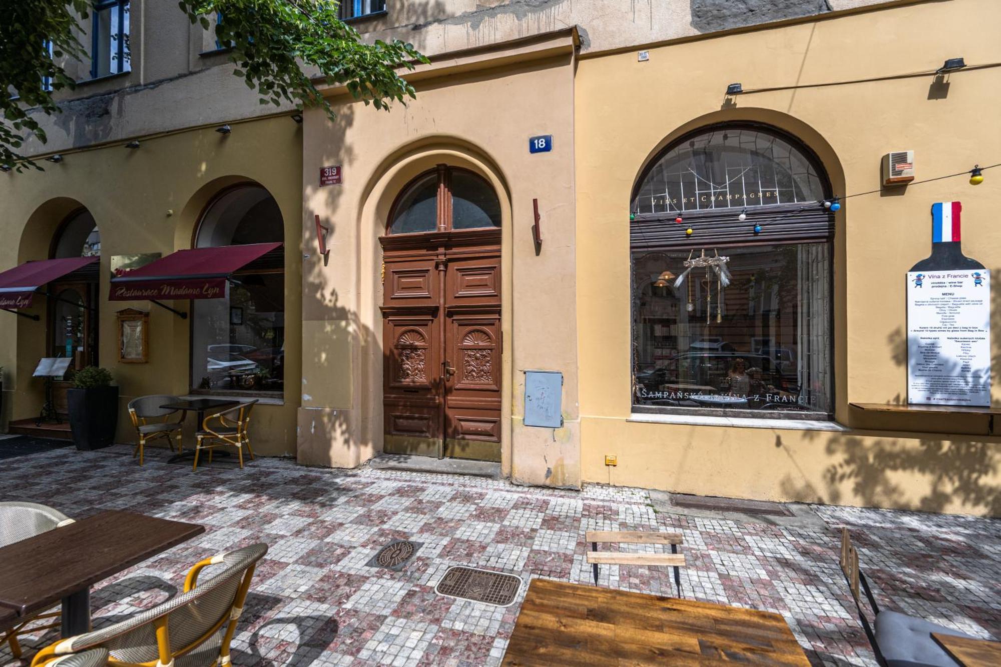 Apartments Safarikova 18 Prag Exterior foto